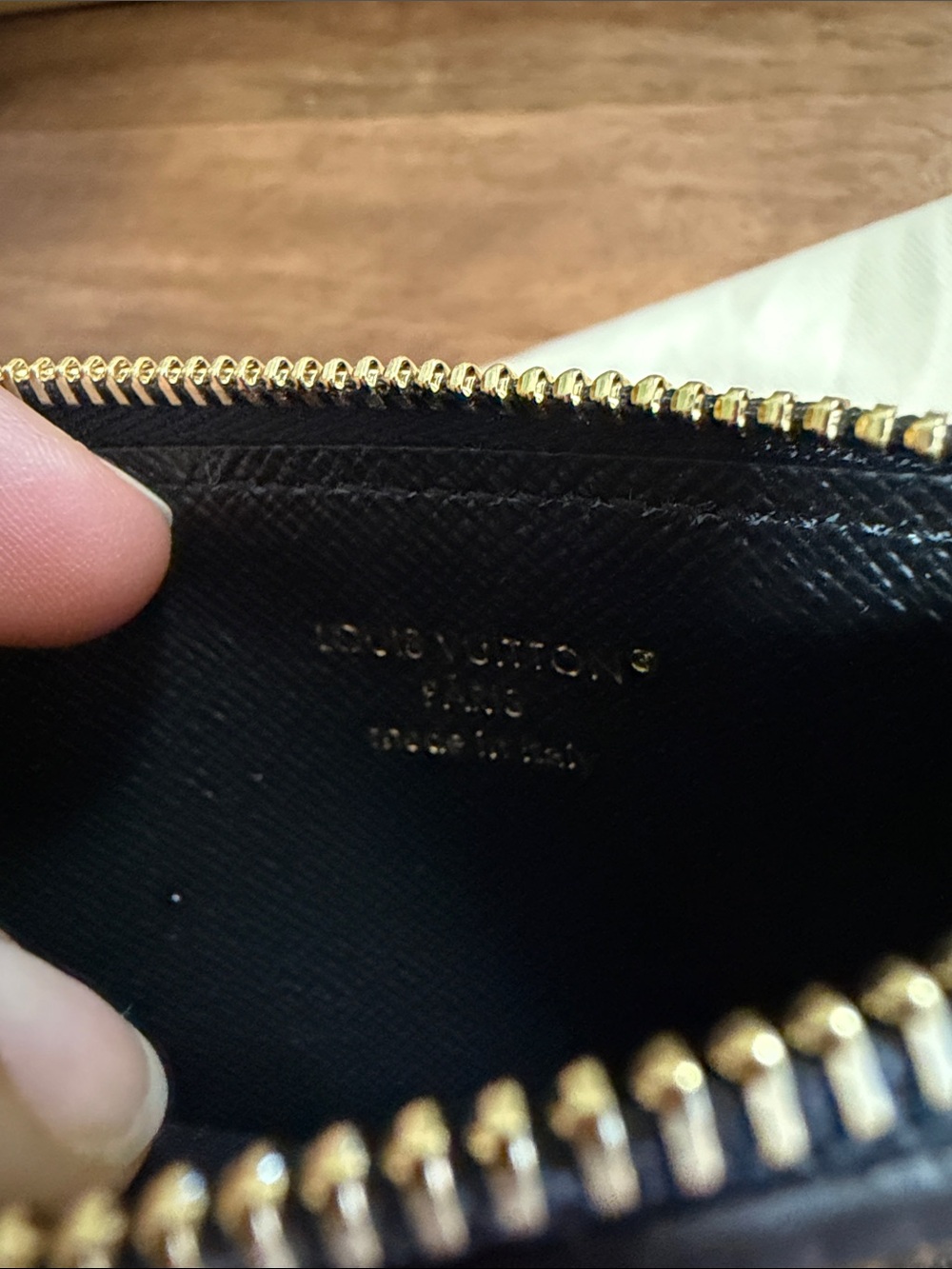 Louis Vuitton reverse print card holder - Picture 9 of 12